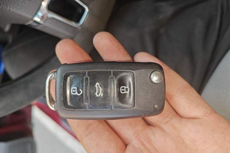Used Volkswagen Bora 2014 1.6L Automatic Luxury Model Vehicle Key