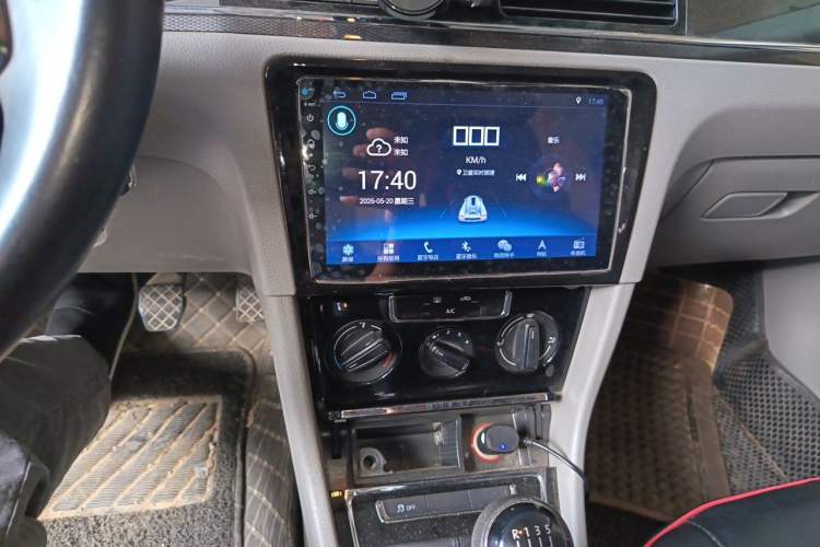 Used Volkswagen Bora 2014 1.6L Manual Fashion Edition Audio And AC Panel