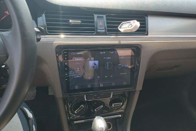 Used Volkswagen Bora 2014 1.6L Automatic Comfort Model Audio And AC Panel