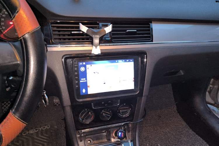 Used Volkswagen Bora 2014 1.6L Manual Comfort Model Audio And AC Panel