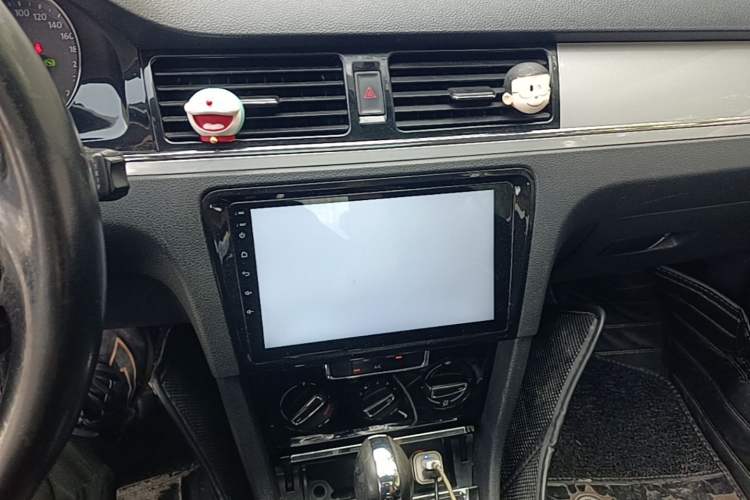 Used Volkswagen Bora 2014 1.6L Automatic Comfort Model Audio And AC Panel