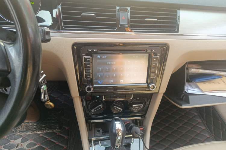 Used Volkswagen Bora 2014 1.6L Automatic Comfort Model Audio And AC Panel
