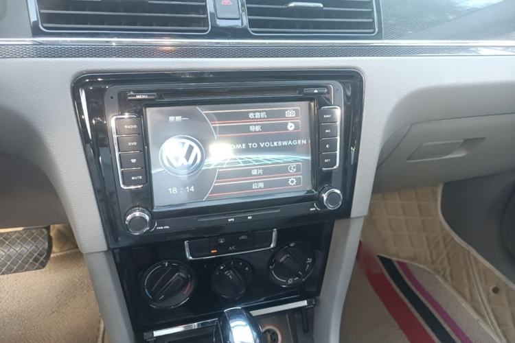 Used Volkswagen Bora 2014 1.6L Automatic Fashion Model Audio And AC Panel