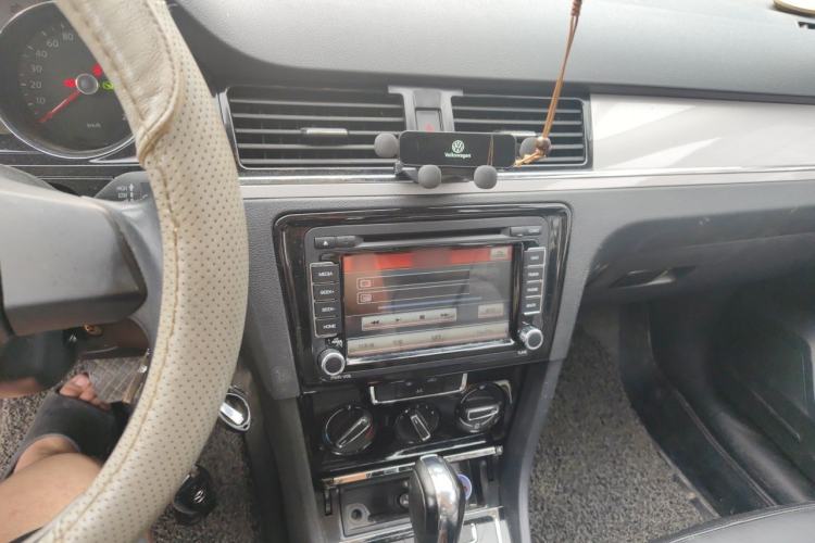 Used Volkswagen Bora 2014 1.6L Automatic Comfort Model Audio And AC Panel