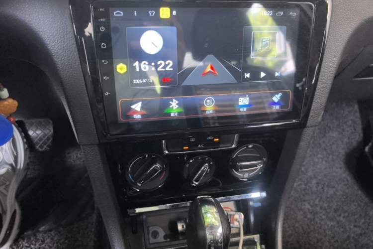 Used Volkswagen Bora 2014 1.6L Automatic Comfort Model Audio And AC Panel