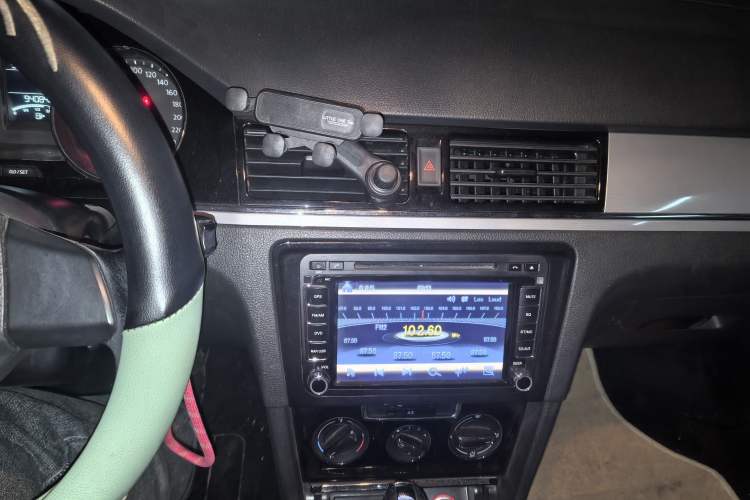 Used Volkswagen Bora 2014 1.6L Automatic Comfort Model Audio And AC Panel