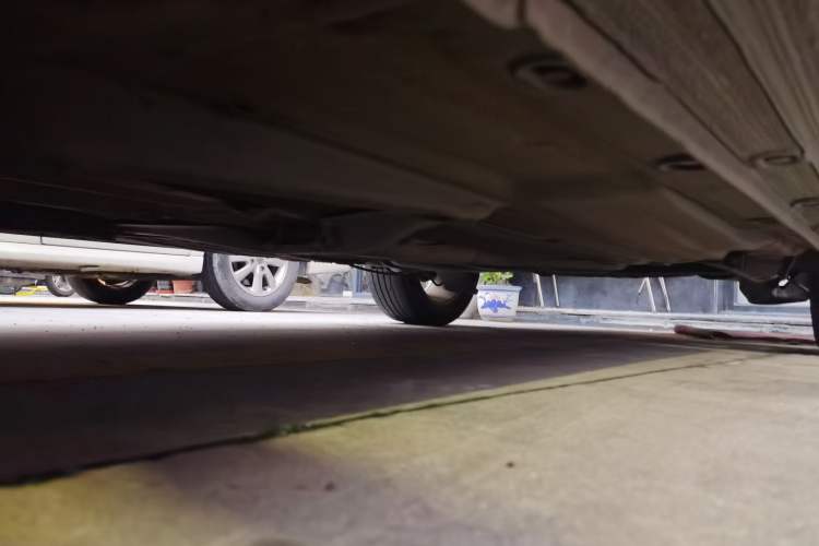 Used Volkswagen Bora 2014 1.6L Automatic Comfort Model Chassis Front Left