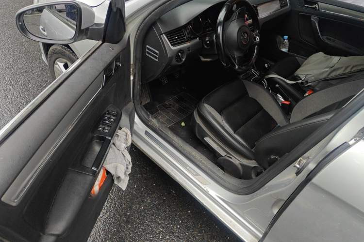 Used Volkswagen Bora 2014 1.6L Manual Comfort Model Driver Seat