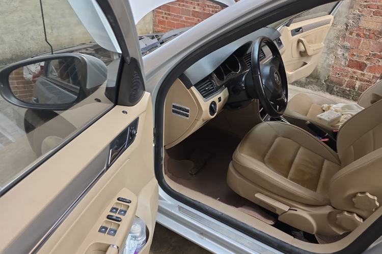 Used Volkswagen Bora 2014 1.6L Automatic Comfort Model Driver Seat