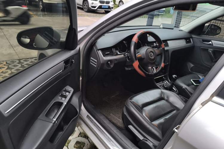 Used Volkswagen Bora 2014 1.6L Manual Comfort Model Driver Seat