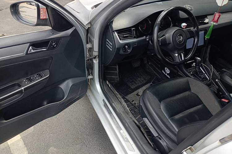 Used Volkswagen Bora 2014 1.6L Automatic Comfort Model Driver Seat