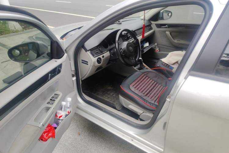 Used Volkswagen Bora 2014 1.6L Automatic Fashion Model Driver Seat