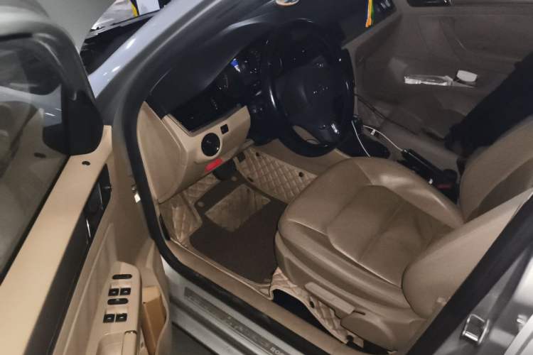 Used Volkswagen Bora 2014 1.6L Automatic Comfort Model Driver Seat