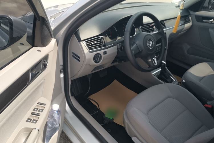 Used Volkswagen Bora 2014 1.6L Automatic Fashion Model Driver Seat