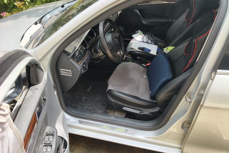 Used Volkswagen Bora 2014 1.6L Automatic Luxury Model Driver Seat