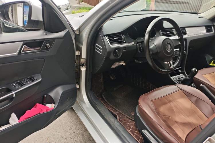 Used Volkswagen Bora 2014 1.6L Manual Fashion Edition Driver Seat