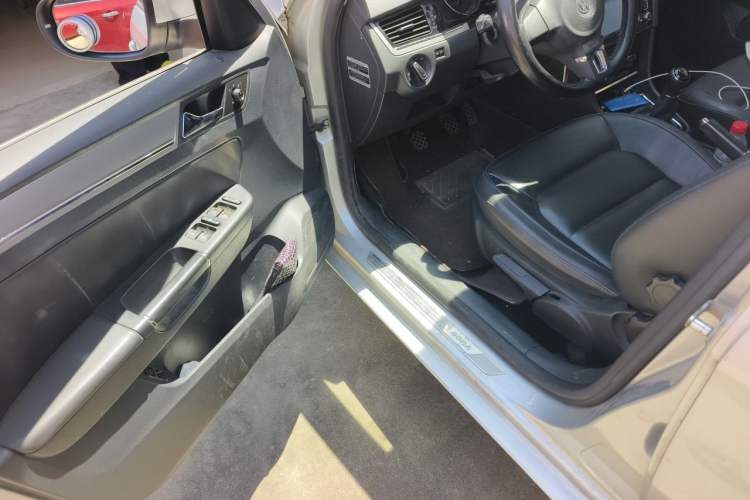 Used Volkswagen Bora 2014 1.6L Manual Comfort Model Driver Seat