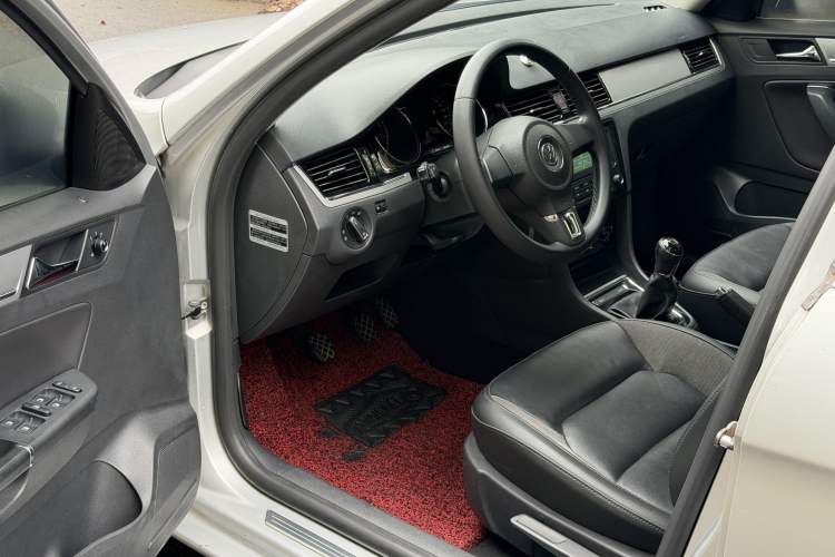 Used Volkswagen Bora 2014 1.6L Manual Comfort Model Driver Seat