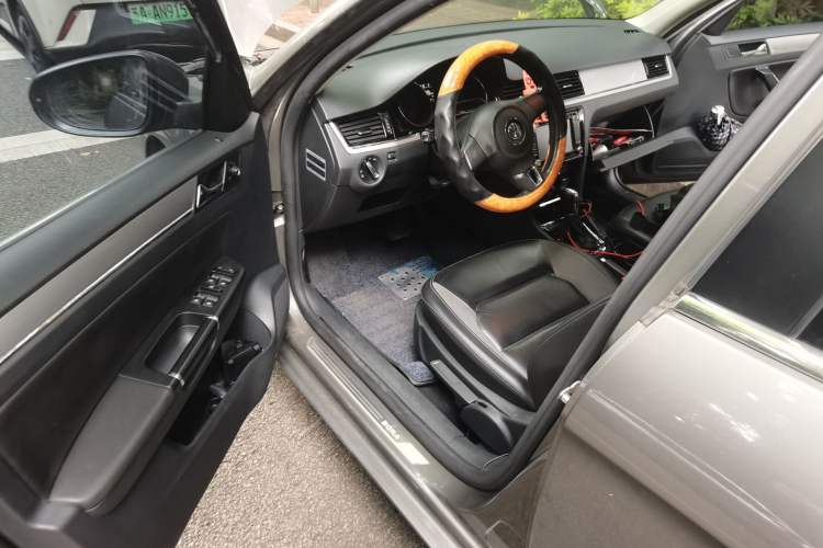 Used Volkswagen Bora 2014 1.6L Automatic Comfort Model Driver Seat