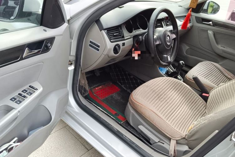 Used Volkswagen Bora 2014 1.6L Manual Fashion Edition Driver Seat