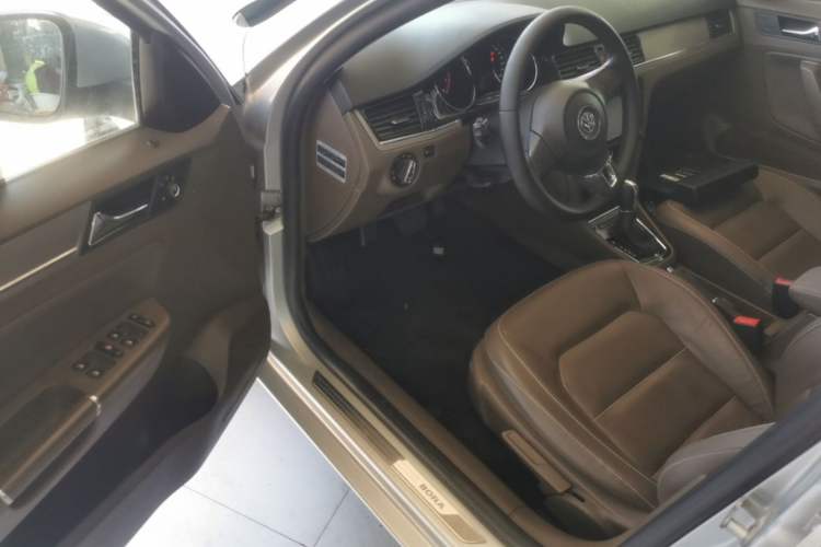 Used Volkswagen Bora 2014 1.4TSI Automatic Comfort Model Driver Seat