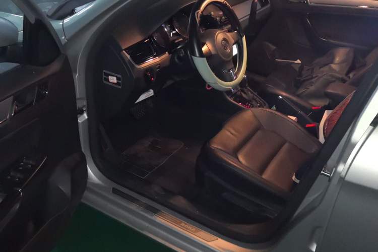 Used Volkswagen Bora 2014 1.6L Automatic Comfort Model Driver Seat