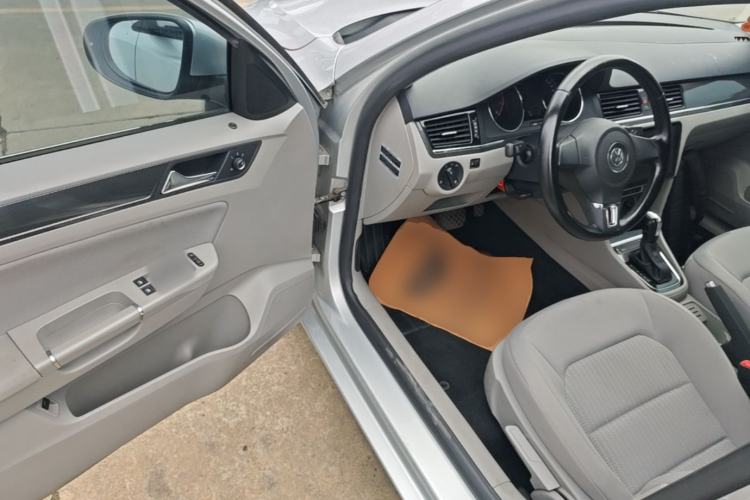 Used Volkswagen Bora 2014 1.6L Automatic Fashion Model Driver Seat