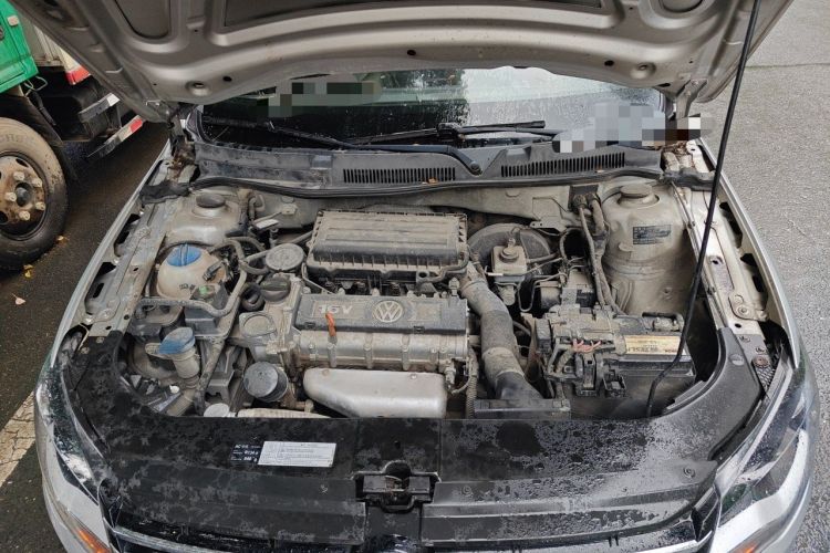 Used Volkswagen Bora 2014 1.6L Manual Comfort Model Engine Bay