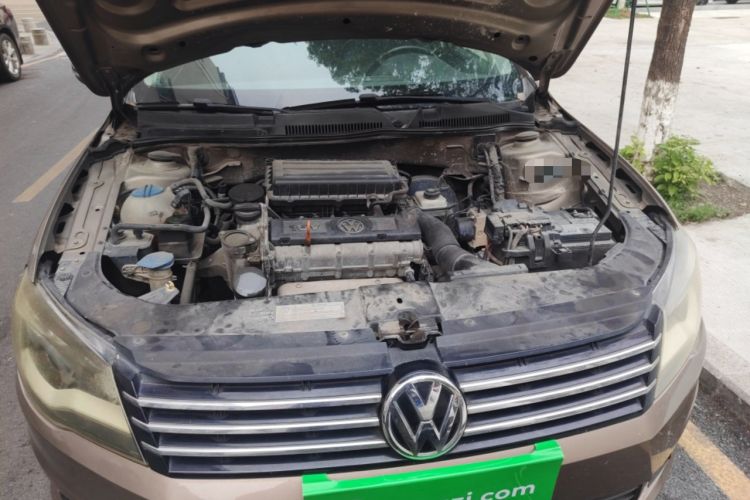 Used Volkswagen Bora 2014 1.6L Automatic Fashion Model Engine Bay