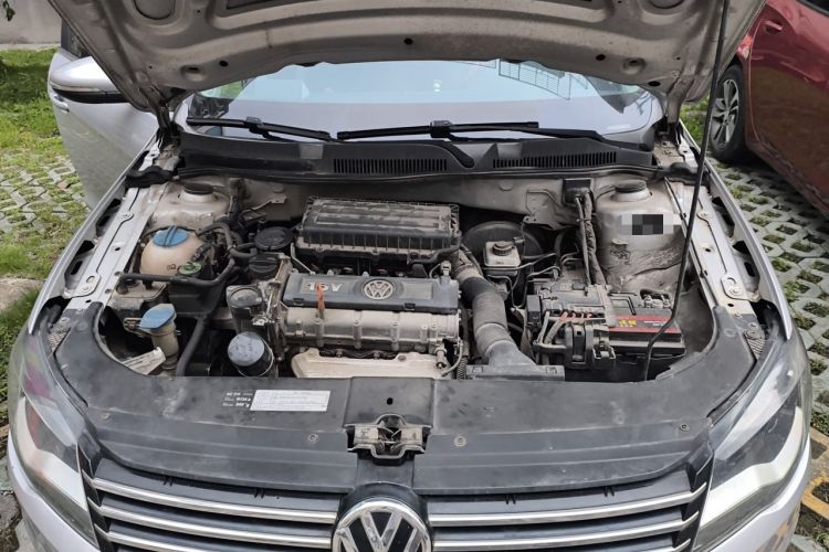 Used Volkswagen Bora 2014 1.6L Manual Comfort Model Engine Bay