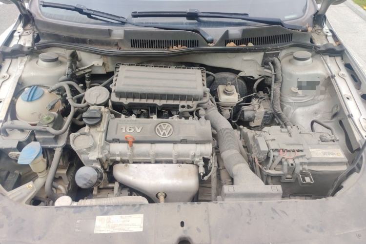 Used Volkswagen Bora 2014 1.6L Automatic Fashion Model Engine Bay