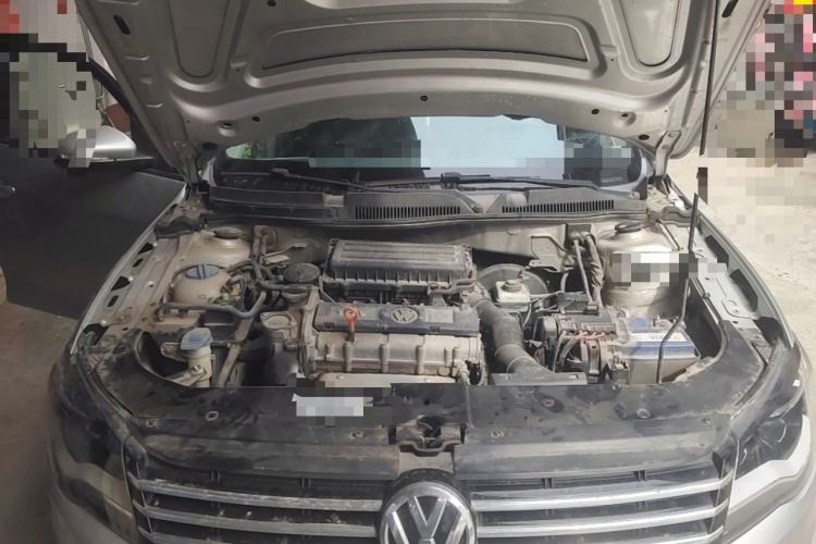 Used Volkswagen Bora 2014 1.6L Manual Fashion Edition Engine Bay
