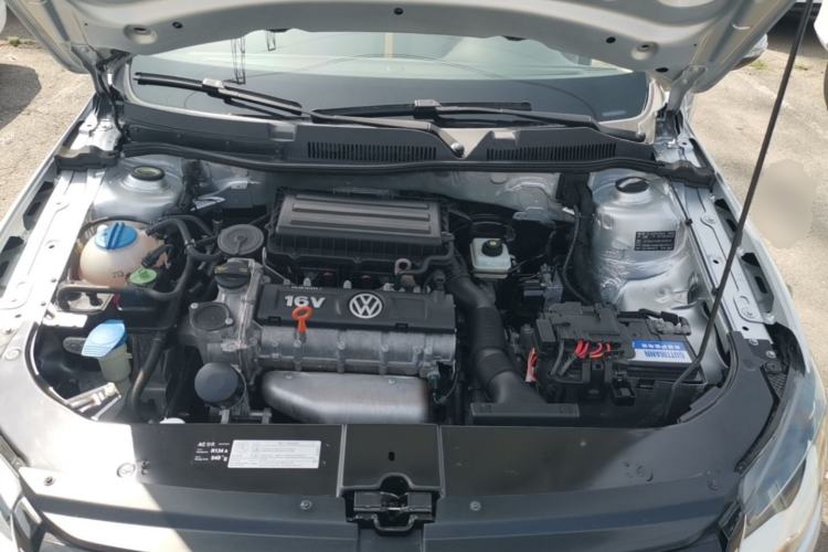 Used Volkswagen Bora 2014 1.6L Automatic Fashion Model Engine Bay