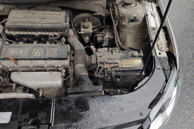 Used Volkswagen Bora 2014 1.6L Manual Comfort Model Engine Bay Left