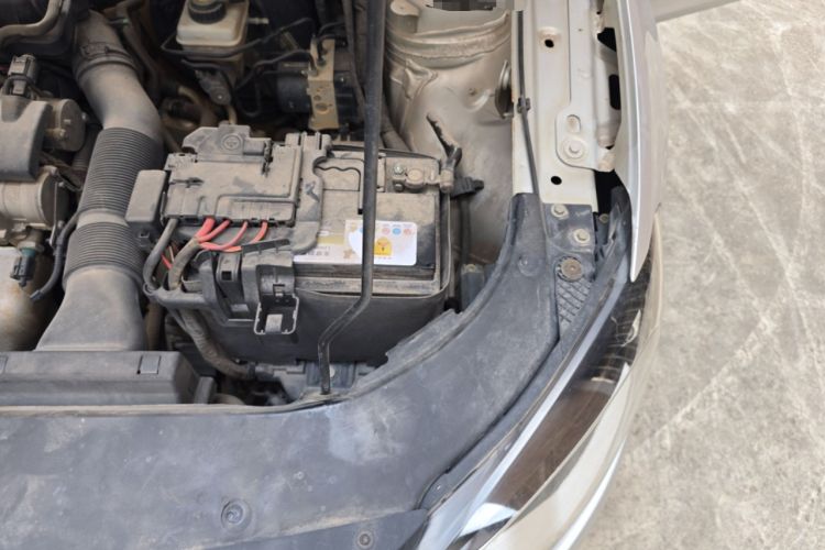 Used Volkswagen Bora 2014 1.6L Automatic Comfort Model Engine Bay Left