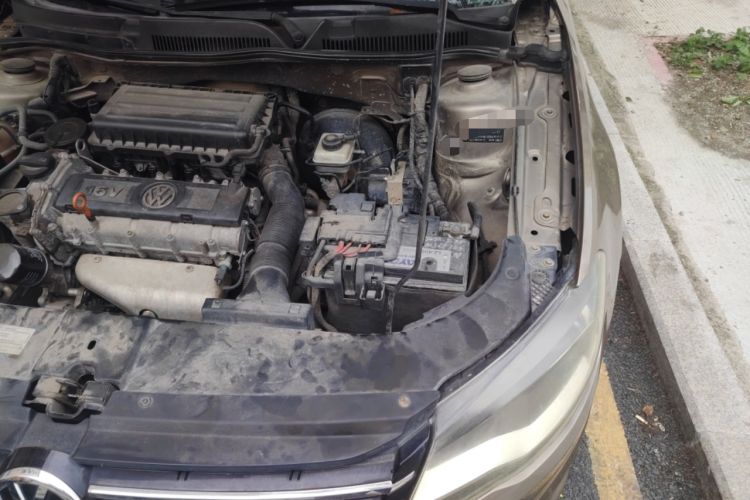 Used Volkswagen Bora 2014 1.6L Automatic Fashion Model Engine Bay Left