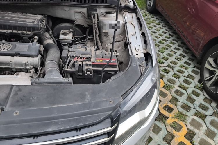 Used Volkswagen Bora 2014 1.6L Manual Comfort Model Engine Bay Left