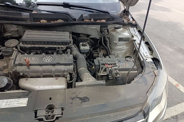 Used Volkswagen Bora 2014 1.6L Automatic Comfort Model Engine Bay Left