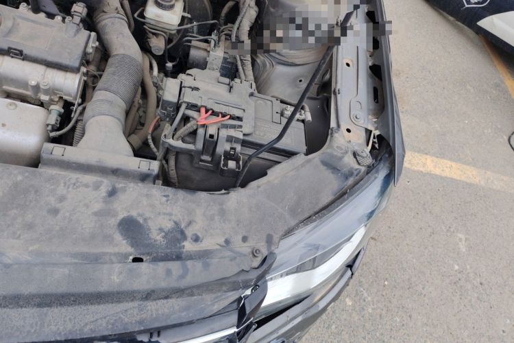 Used Volkswagen Bora 2014 1.6L Automatic Fashion Model Engine Bay Left