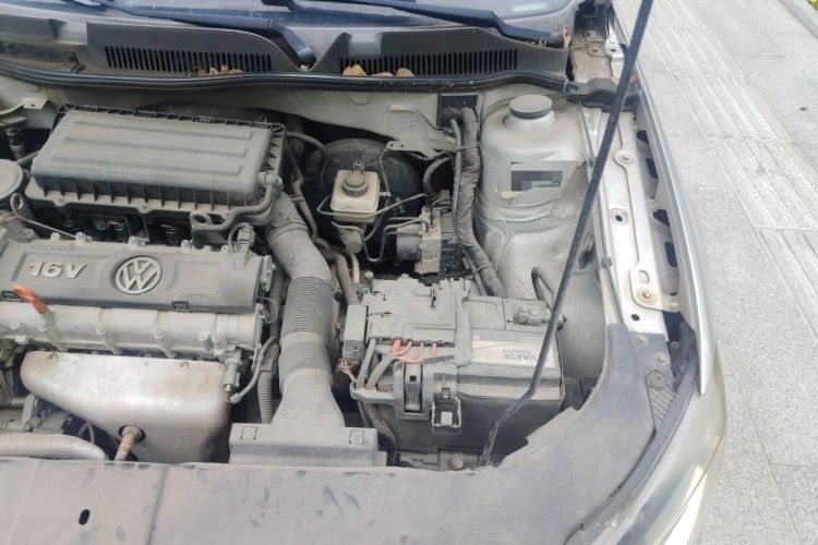 Used Volkswagen Bora 2014 1.6L Automatic Fashion Model Engine Bay Left