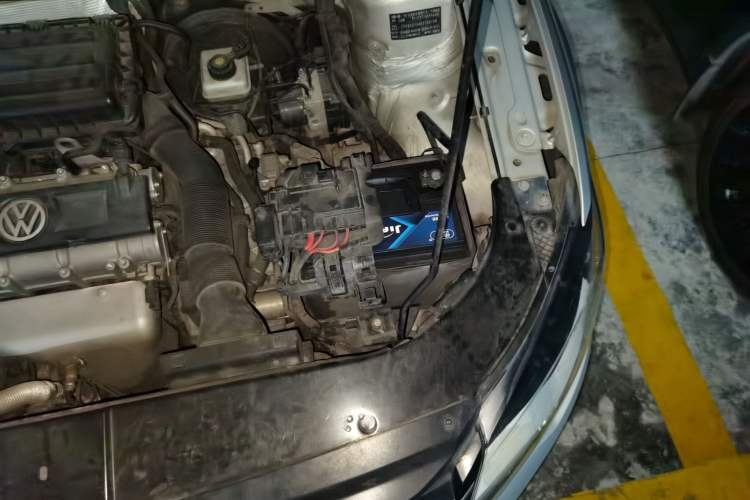 Used Volkswagen Bora 2014 1.6L Automatic Comfort Model Engine Bay Left