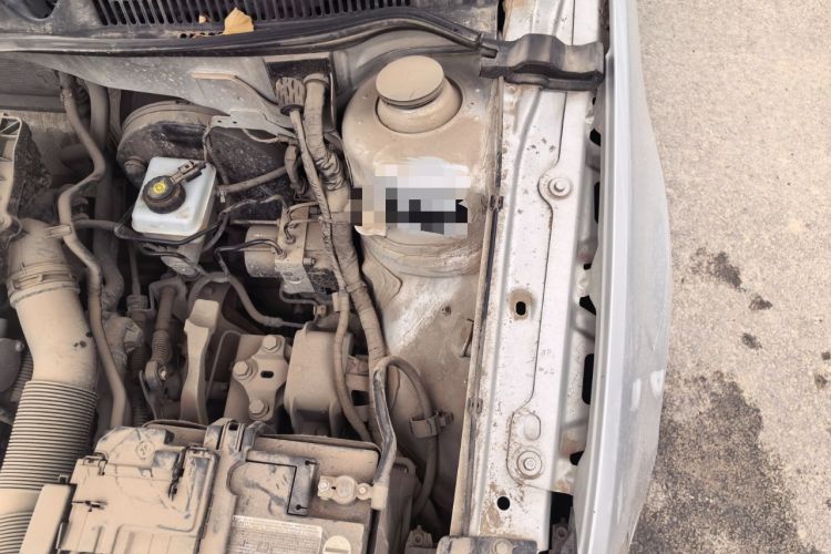 Used Volkswagen Bora 2014 1.6L Manual Fashion Edition Engine Bay Left