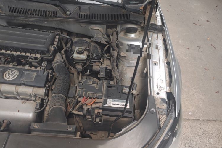 Used Volkswagen Bora 2014 1.6L Automatic Comfort Model Engine Bay Left