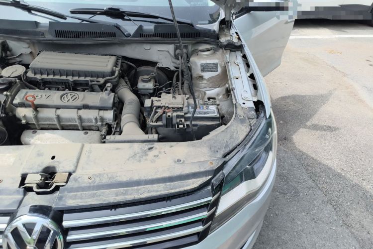 Used Volkswagen Bora 2014 1.6L Automatic Fashion Model Engine Bay Left