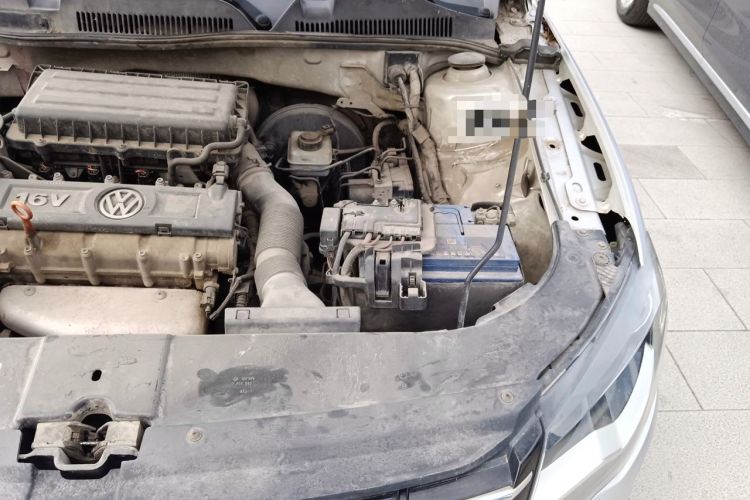Used Volkswagen Bora 2014 1.6L Manual Fashion Edition Engine Bay Left