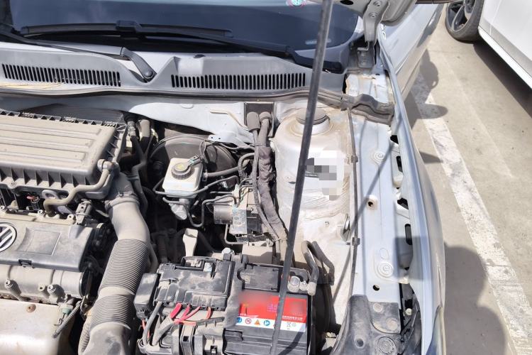 Used Volkswagen Bora 2014 1.6L Manual Comfort Model Engine Bay Left