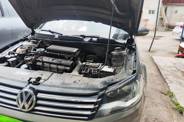 Used Volkswagen Bora 2014 1.6L Automatic Comfort Model Engine Bay Left