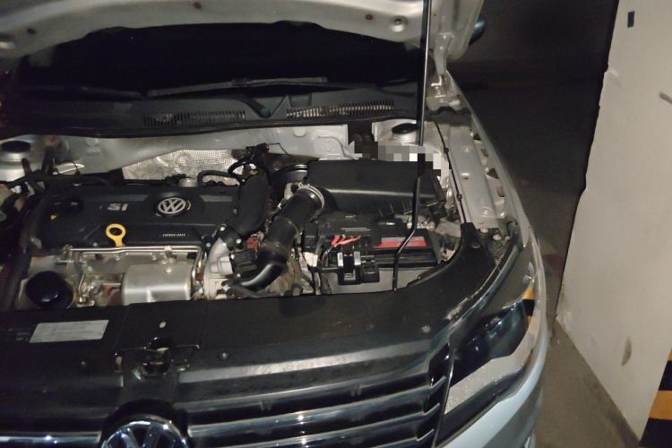 Used Volkswagen Bora 2014 1.4TSI Automatic Comfort Model Engine Bay Left