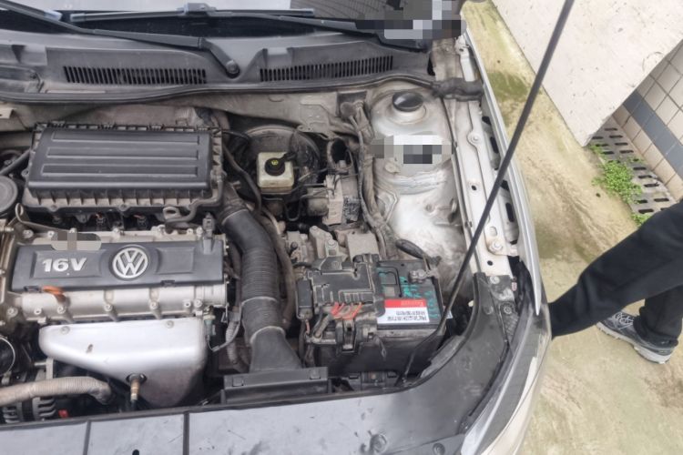 Used Volkswagen Bora 2014 1.6L Automatic Fashion Model Engine Bay Left