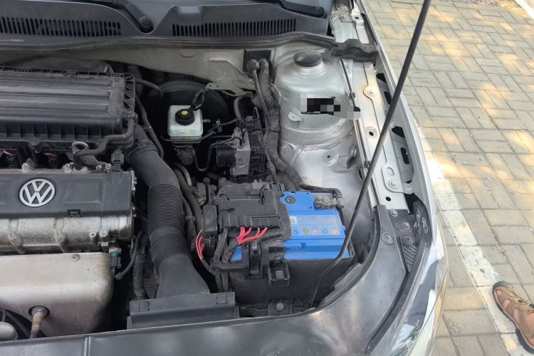 Used Volkswagen Bora 2014 1.6L Automatic Fashion Model Engine Bay Left